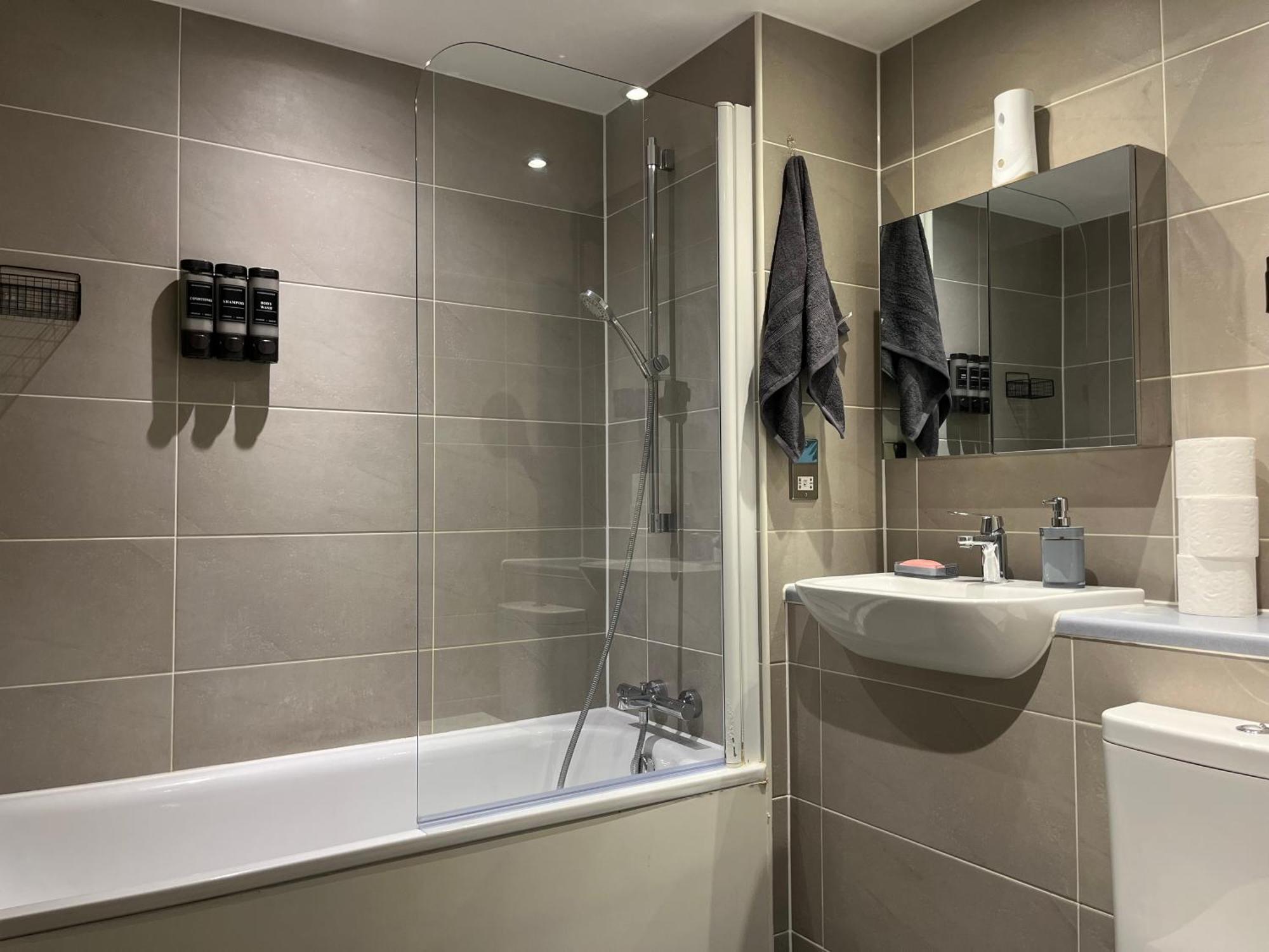 Charming & Cosy 2 Bed Apartamento Londres